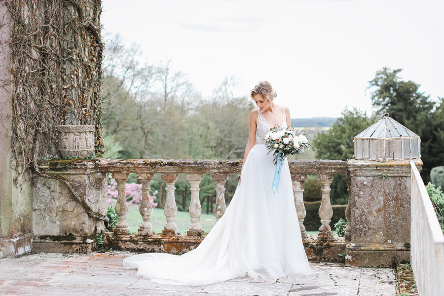 Romantic wedding ideas from Hale Park, photo by Charlotte Wise Photography (4)