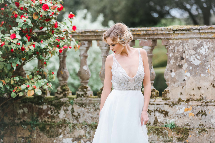 Romantic wedding ideas from Hale Park, photo by Charlotte Wise Photography (48)