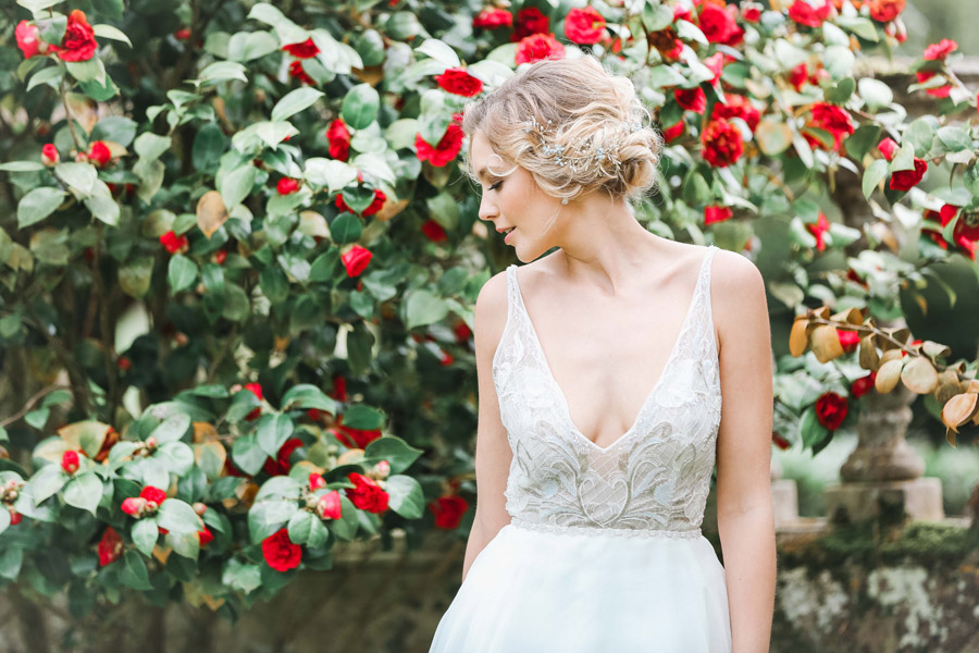 Romantic wedding ideas from Hale Park, photo by Charlotte Wise Photography (44)