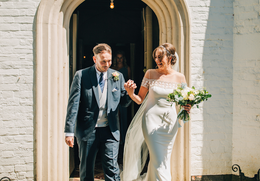 Mixed summer florals and beaming beautiful sunshine at Iscoyd Park with Rachel Joyce Photography (22)