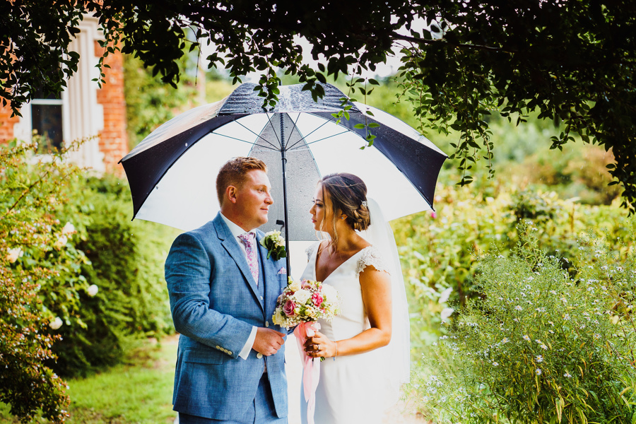 Fun and happy garden wedding at Childerley Hall with Rob Dodsworth Photography (35)