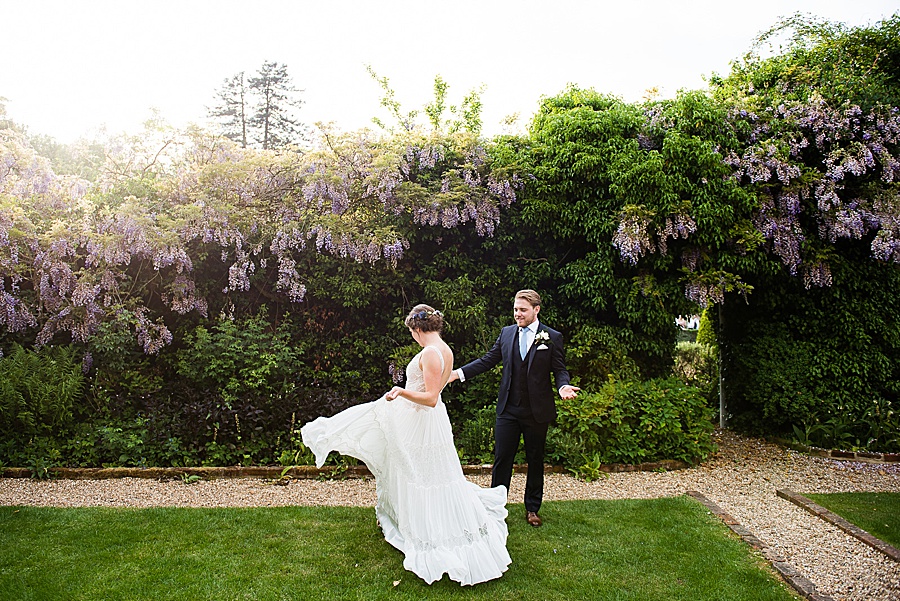 Elegant and summery Northbrook Park wedding with Fiona Kelly Photography (34)