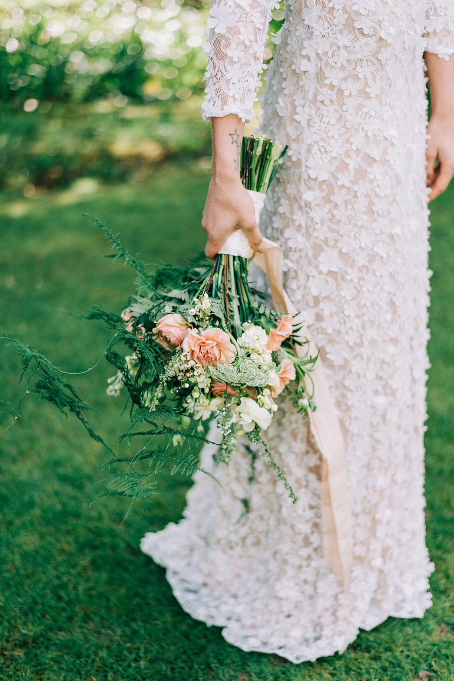 coral and neutral colour palette for a stunning wedding look with Corky and Prince, image credit Rachel Jane Photography (8)