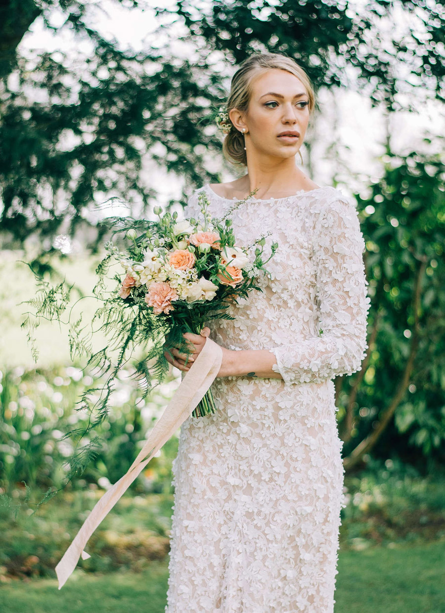 coral and neutral colour palette for a stunning wedding look with Corky and Prince, image credit Rachel Jane Photography (9)
