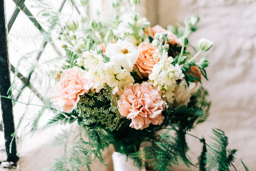 coral and neutral colour palette for a stunning wedding look with Corky and Prince, image credit Rachel Jane Photography (17)