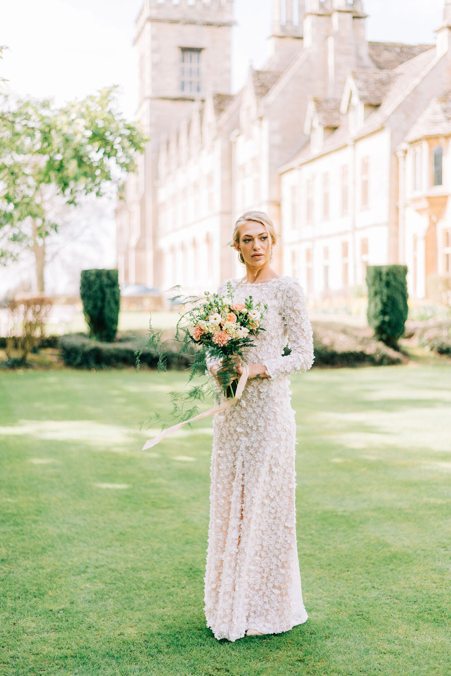coral and neutral colour palette for a stunning wedding look with Corky and Prince, image credit Rachel Jane Photography (4)