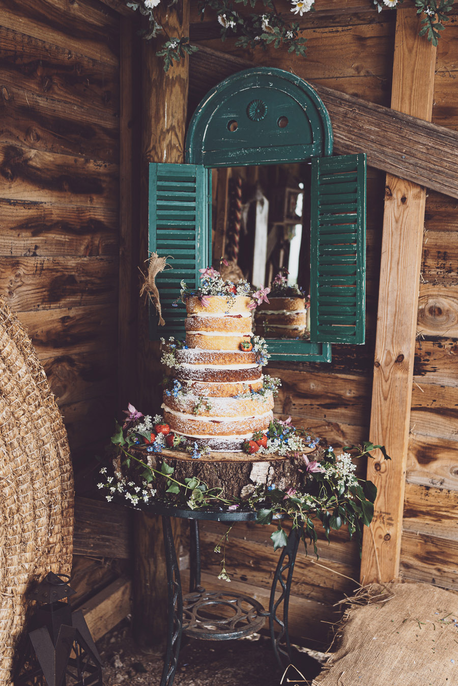 Alternative farm wedding ideas at Little Fant Farm with Tom Cullen Photography (11)