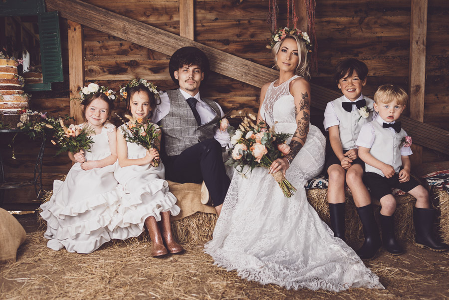 Alternative farm wedding ideas at Little Fant Farm with Tom Cullen Photography (16)