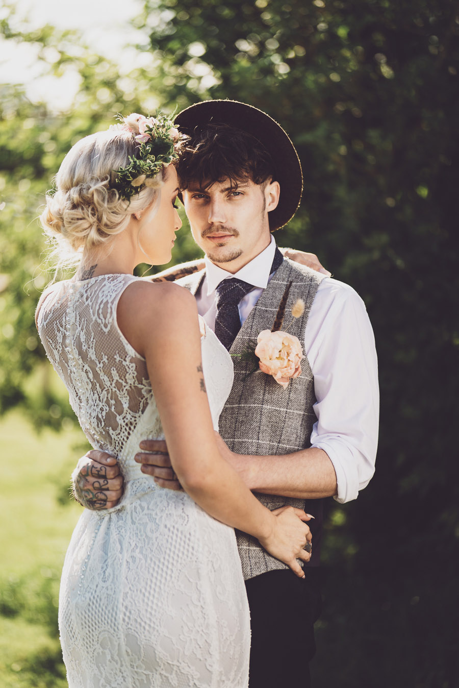 Alternative farm wedding ideas at Little Fant Farm with Tom Cullen Photography (23)