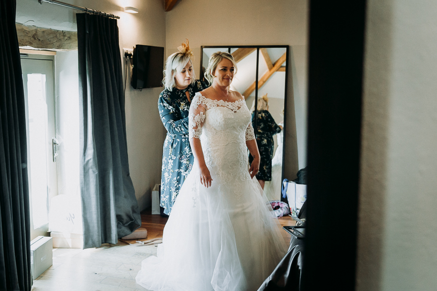 Rustic Trevenna Barns wedding blog with Alexa Poppe Photography (8)