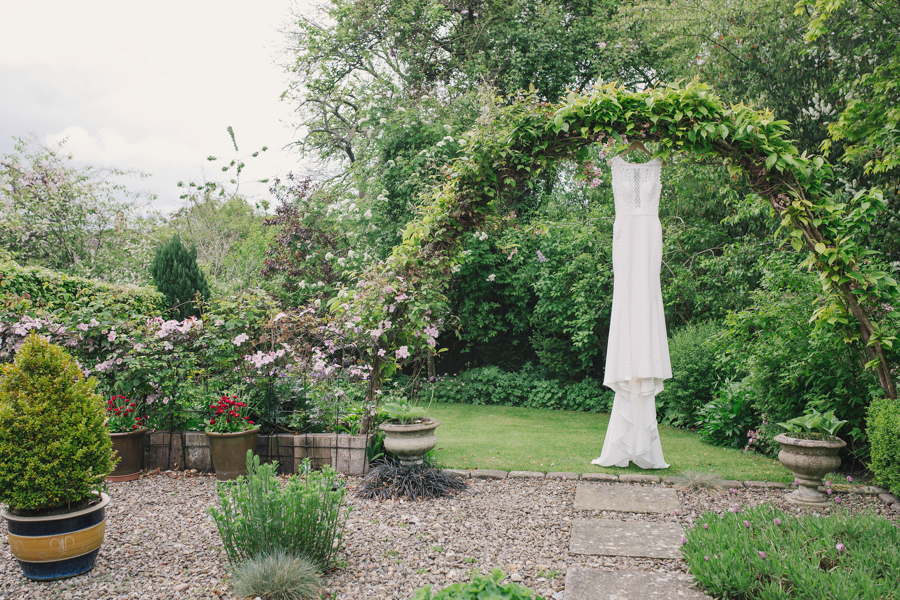 A beautiful quintessentially English wedding in Helmsley with images by Lissa Alexandra Photography (2)