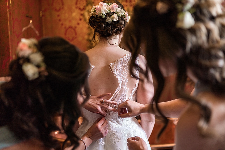 Beautiful Athelhampton House wedding photography with Linus Moran on the English Wedding Blog (9)