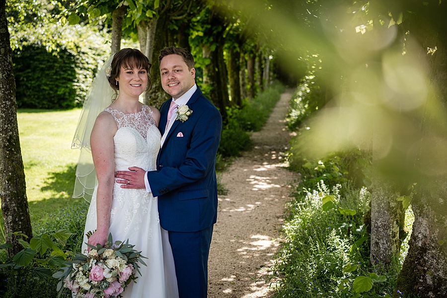 Beautiful Athelhampton House wedding photography with Linus Moran on the English Wedding Blog (32)