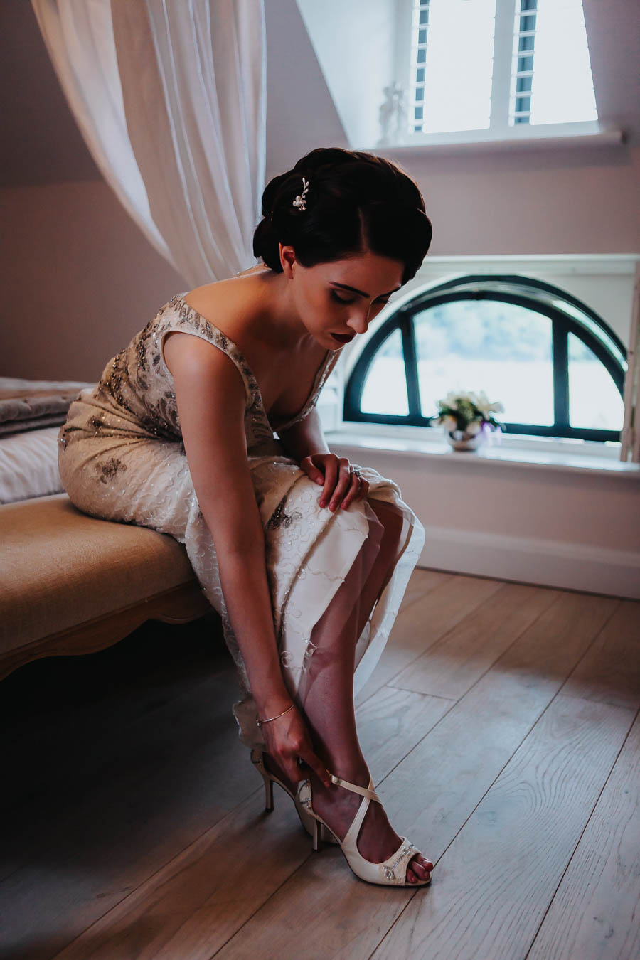 Dramatic and alternative wedding ideas on English-Wedding.com with Danny Inwood Photography (10)