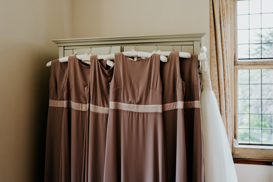 Charlotte and Dexter's minimal and elegant Coombe Lodge wedding, image credit Ryan Goold Photography (8)