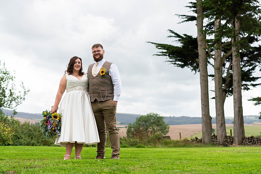 A gloriously creative Devon wedding at Eggbeer Farm, with images by Linus Moran Photography (30)