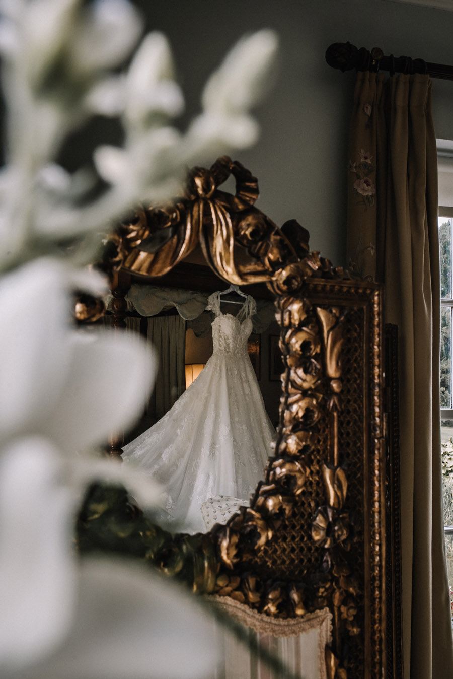 Whimsical wedding at Birtsmorton Court with beautiful photography by Oobaloos (4)