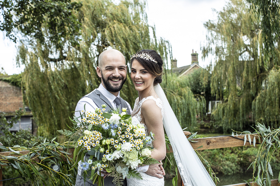 Stockmans Meadows Cambridgeshire wedding photography by Lorna Newman (16)