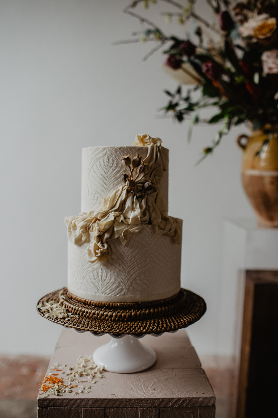 The Toast and Olivejoy Photography's breathtaking wedding styling blog from Bignor House (41)