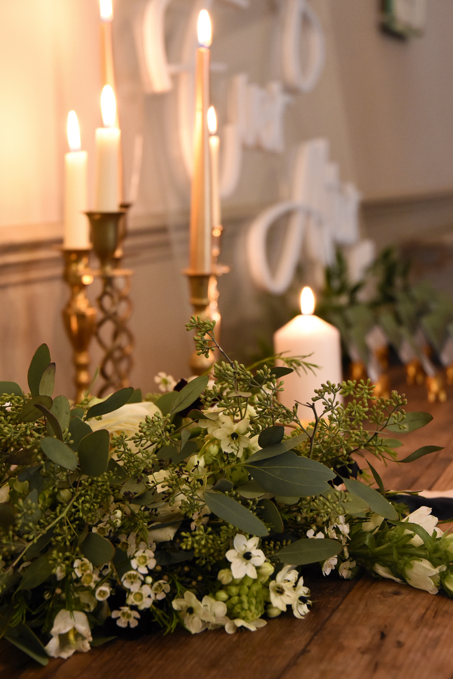 White & green luxe wedding inspiration with cheeky alpacas - English Wedding