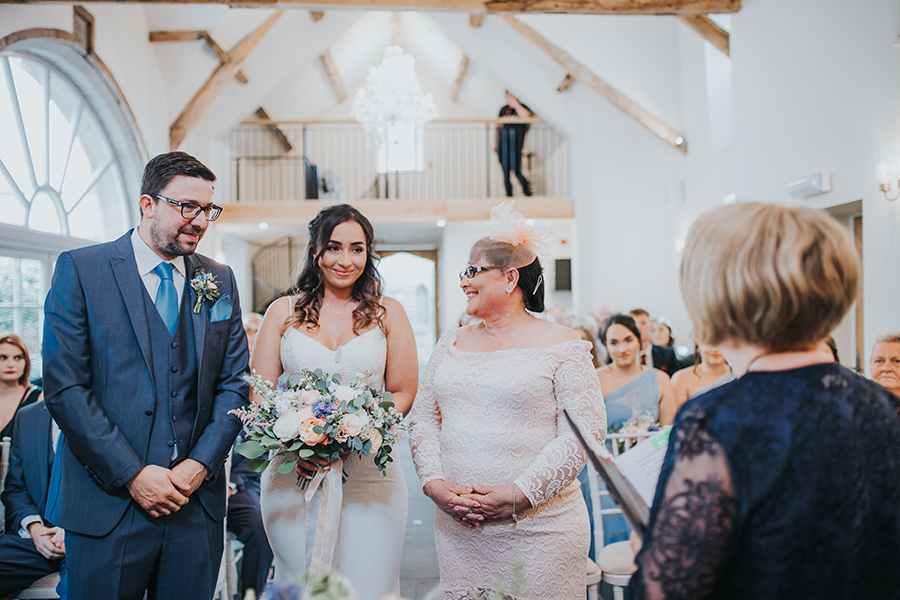 Alex and Ben's beautiful Lemore Manor wedding blog with Sophie Ann Photography (19)