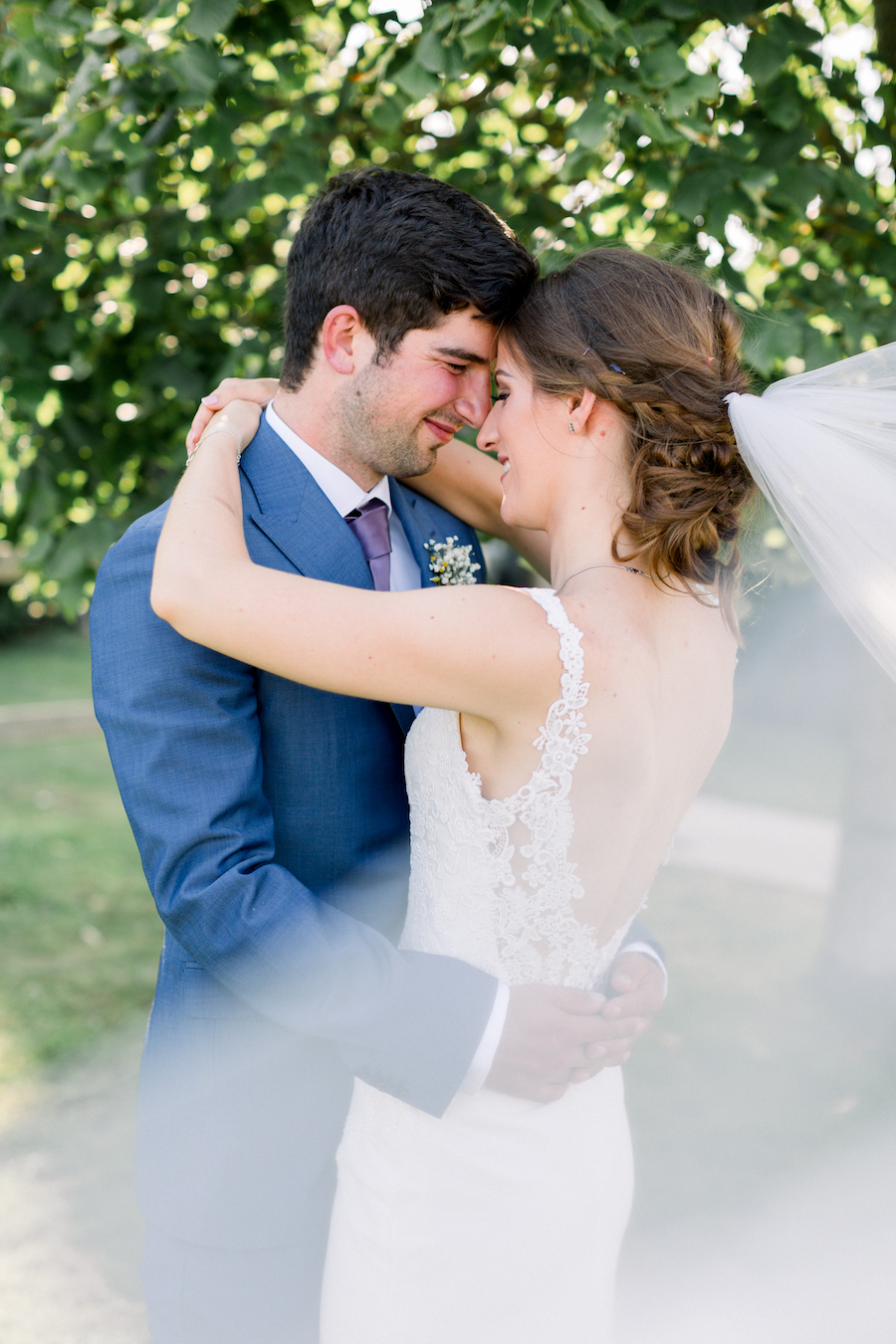 Louisa & Will's light and airy sunflower wedding at Lapstone Barn, with Hannah K Photography (35)