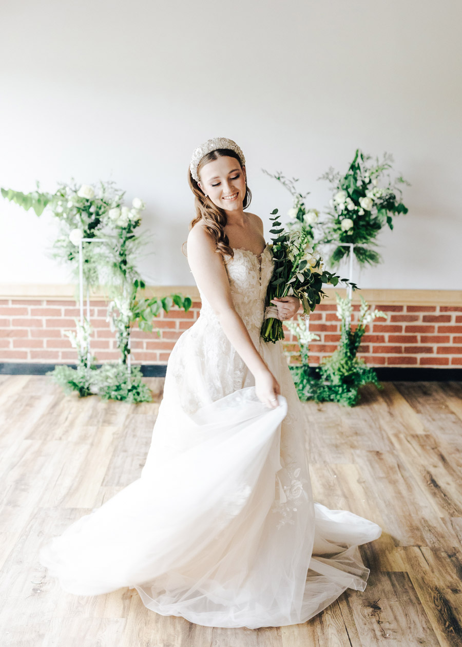 A fairytale of soft tones, for a beautiful wedding look from Sissons Barn (11)