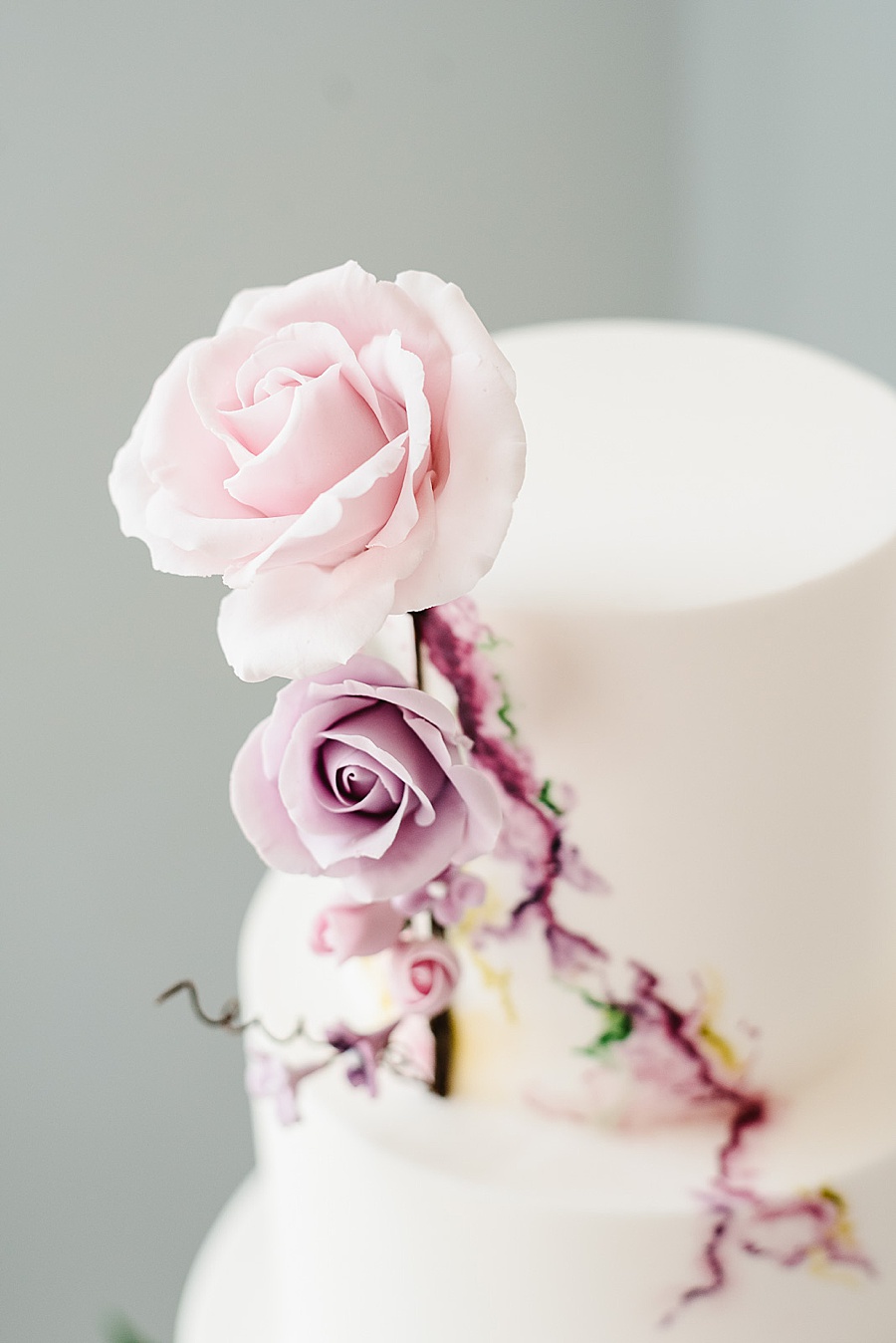 chic, contemporary London wedding style with amazing florals. Image credit Fiona Kelly Photography (3)