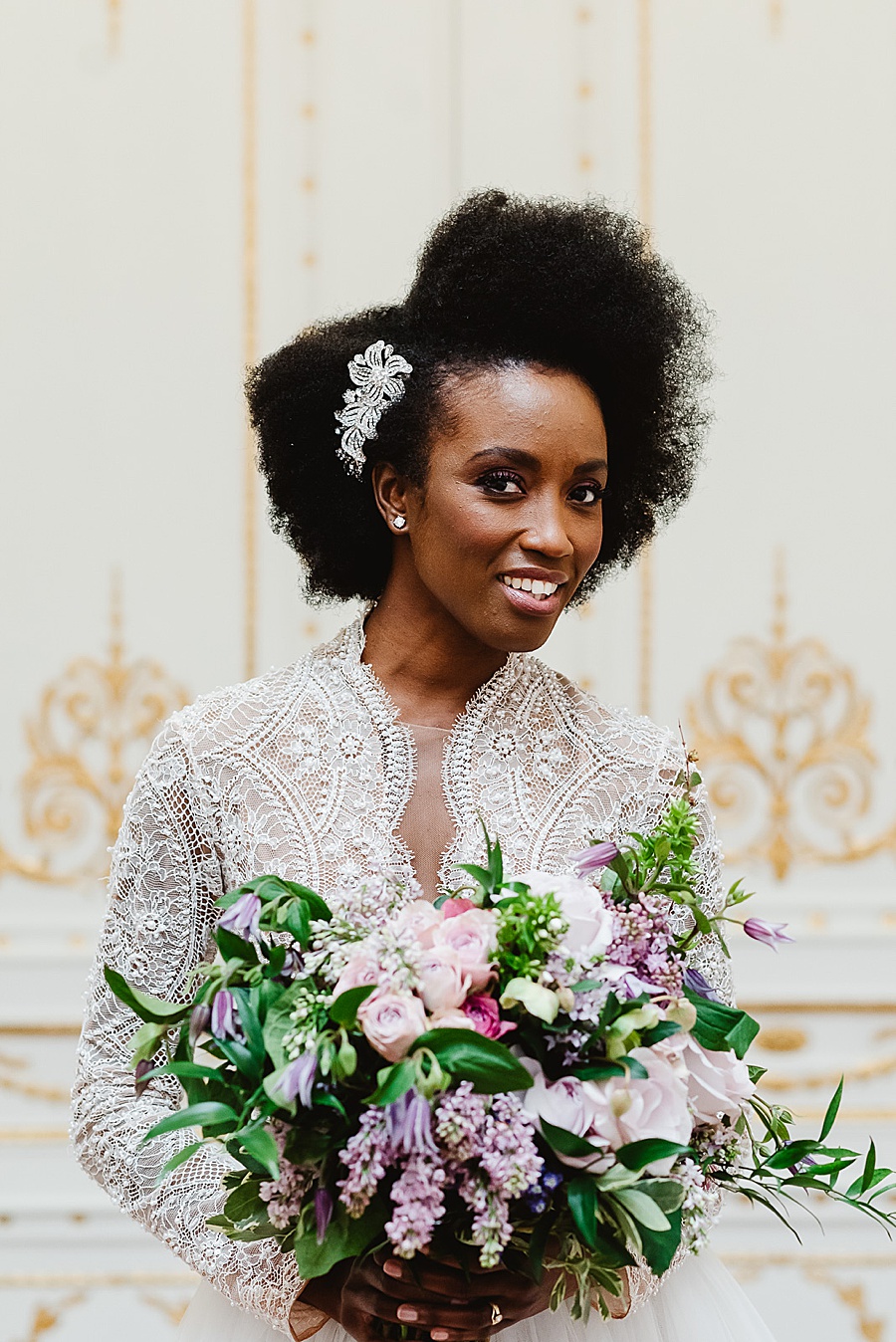 chic, contemporary London wedding style with amazing florals. Image credit Fiona Kelly Photography (21)