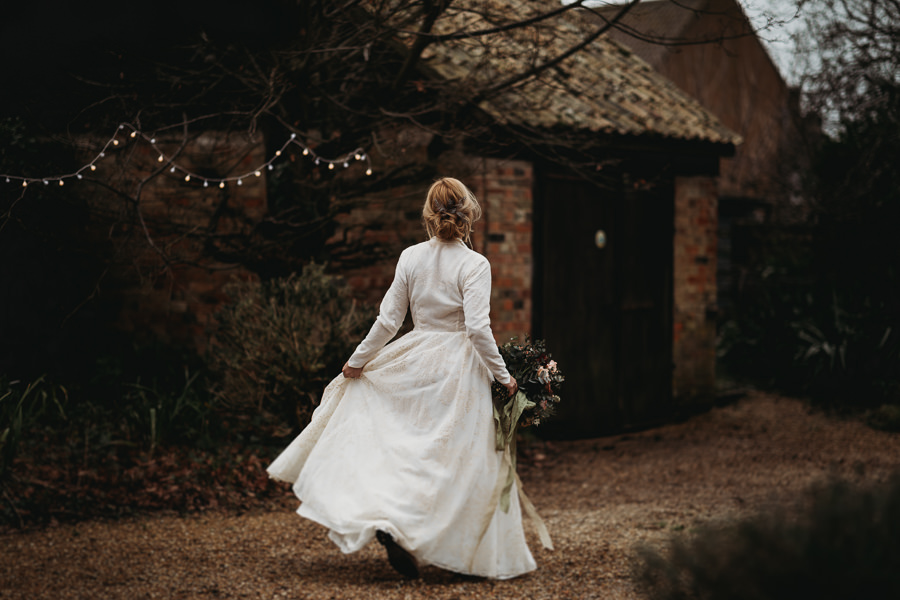 Enchanted garden vintage elopement with Thyme Lane Photography (9)
