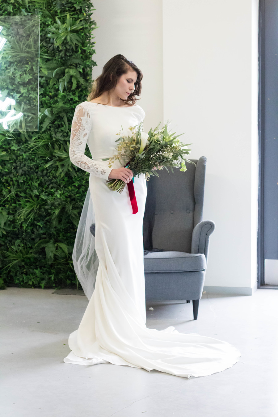 Sleek and modern wedding inspiration from Wakefield with Lam D Peretti Photography (31)