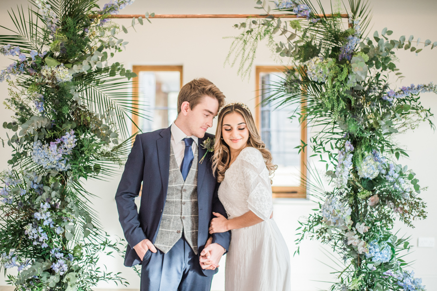 Beautiful blue wedding inspiration for 2021 couples, photo credit Laura Jane Photography (21)