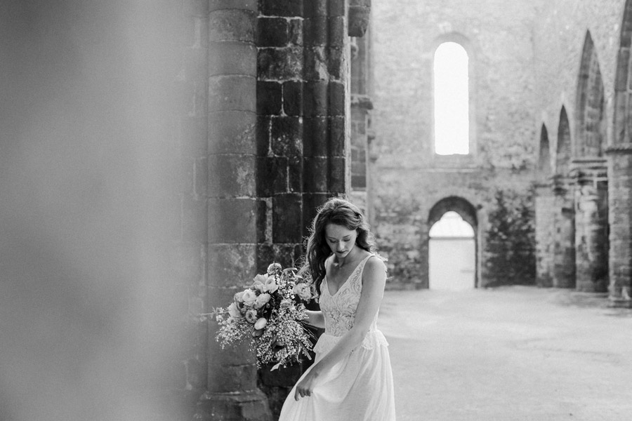 Elegant, floral and Ethical wedding inspiration shoot, image credit Amandine Ropars (6)