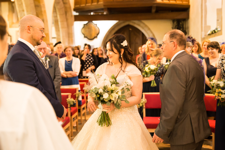 Sparkles and starlight for Gilly & Den's beautiful Sussex wedding, with Hannah Larkin Photography (17)