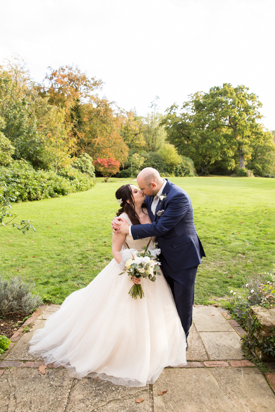 Sparkles and starlight for Gilly & Den's beautiful Sussex wedding, with Hannah Larkin Photography (31)