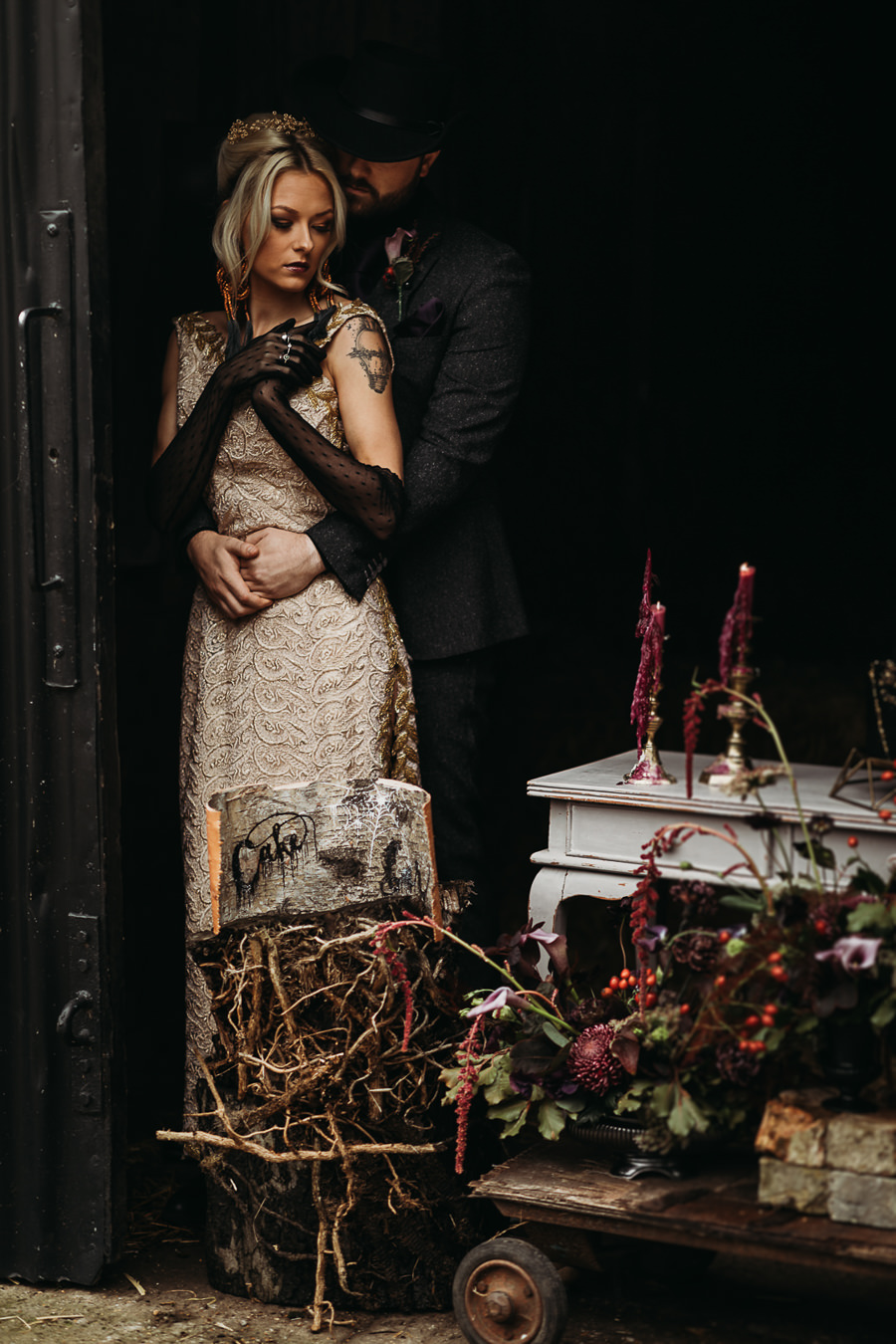 Sustainable and beautiful halloween wedding style, image credit Thyme Lane Photography (26)