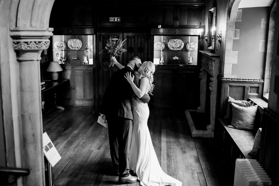 Ally & James's chic and modern museum-to-pub wedding, with Simon Biffen Photography (10)