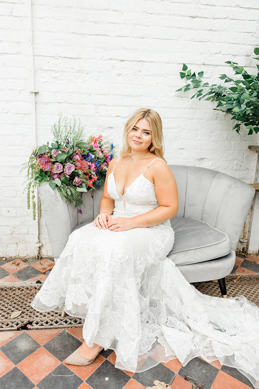 Modern intimate wedding styling inspiration from Slindon House, image credit Kelsie Scully (8)