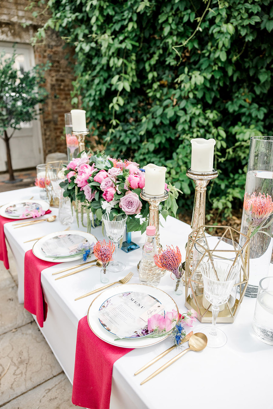 Modern intimate wedding styling inspiration from Slindon House, image credit Kelsie Scully (16)