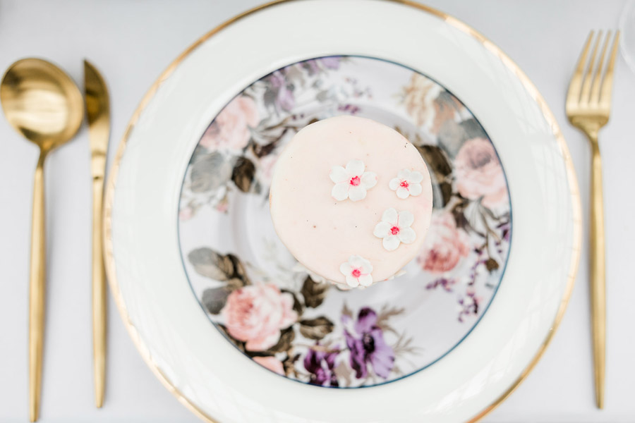 Modern intimate wedding styling inspiration from Slindon House, image credit Kelsie Scully (20)