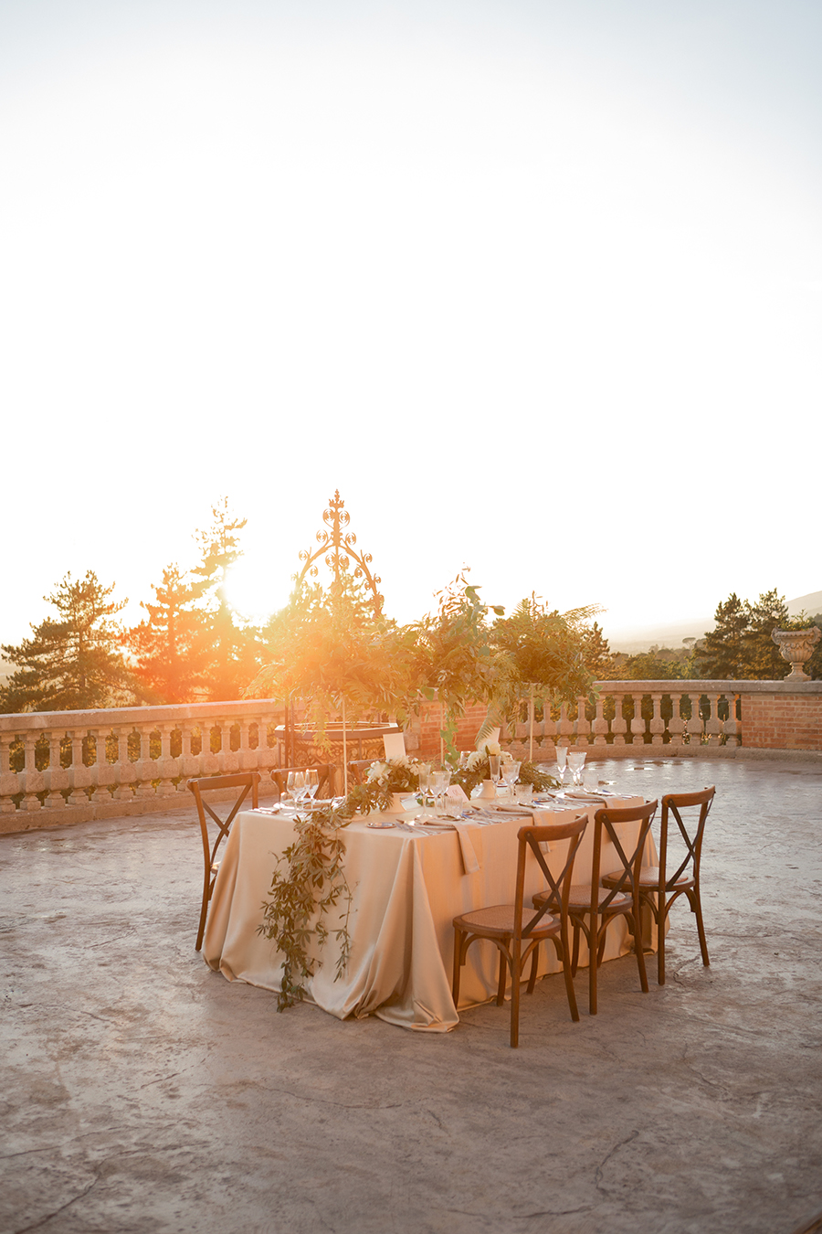 Promise me - lush green Italian wedding inspiration with an AMAZING sunset (43)