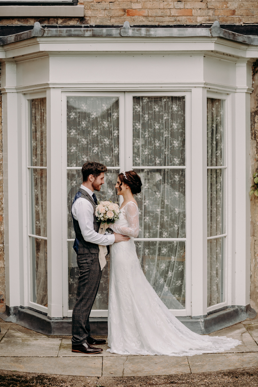 A vintage garden party wedding editorial from Derbyshire, with Willow and Rust, and images by ekr pictures (18)