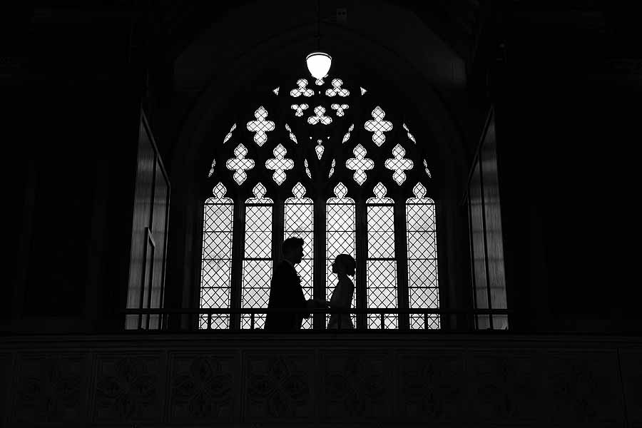 Elegant and timeless wedding styling at Bradfield College, with Lorna Richerby Photography (32)