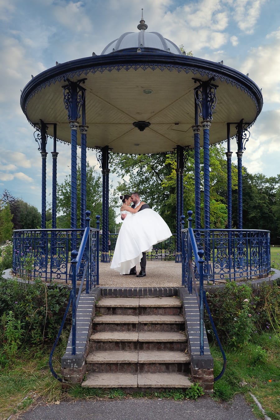 Romantic Romsey, olde worlde charm for a Hampshire wedding, with Dom Brenton Photography (22)