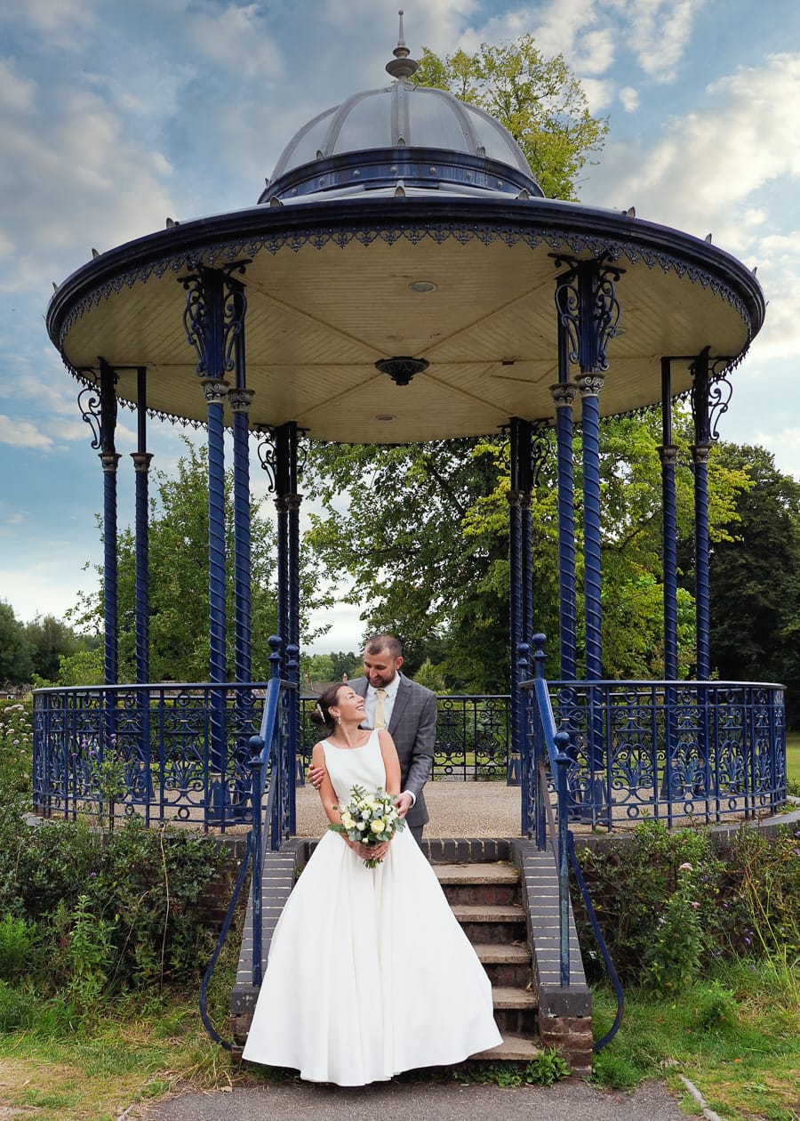 Romantic Romsey, olde worlde charm for a Hampshire wedding, with Dom Brenton Photography (18)