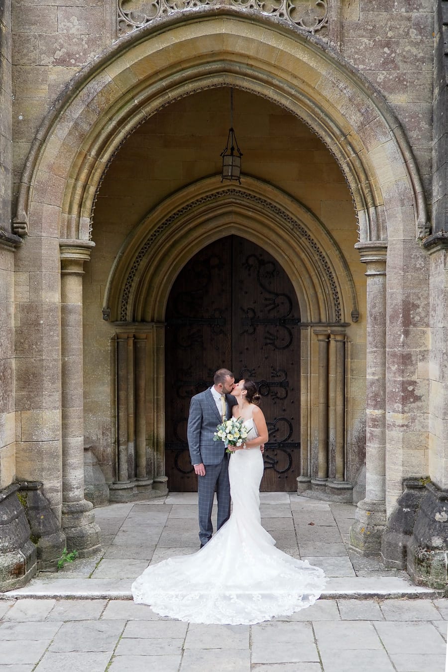 Romantic Romsey, olde worlde charm for a Hampshire wedding, with Dom Brenton Photography (14)