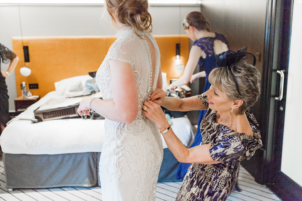 Rebecca & Tom's gloriously glamorous Andaz Hotel wedding, with Amanda Karen Photography (42)
