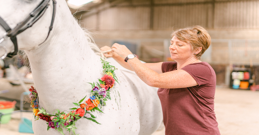 Floral wreath for a horse at a wedding, Anita Parry Photography