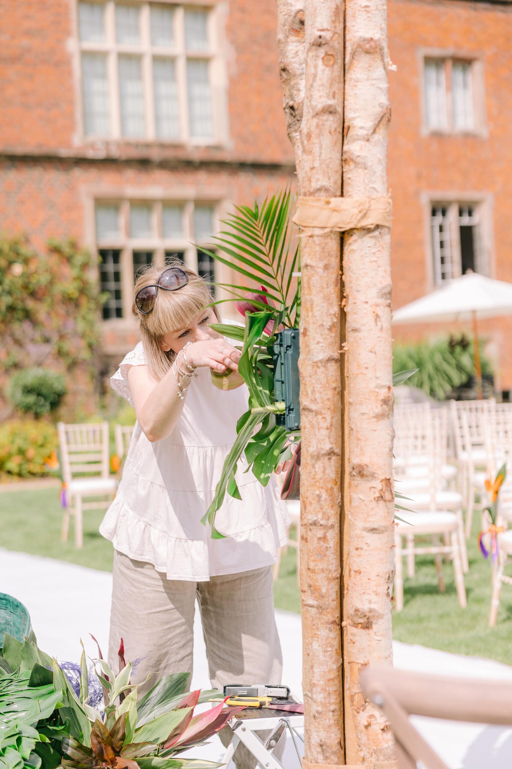 tropical wedding styling inspiration with Elegante by Michelle J. Photography credit Elsie Love