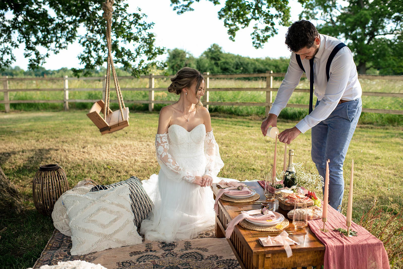 Tori Deslauriers wedding picnic